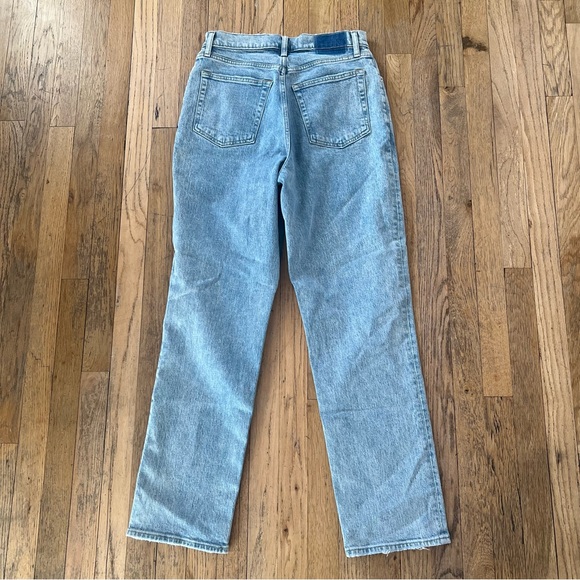 Abercrombie & Fitch Curve Love The ‘90s Straight Light Blue Straight Leg Jeans - Picture 6 of 10
